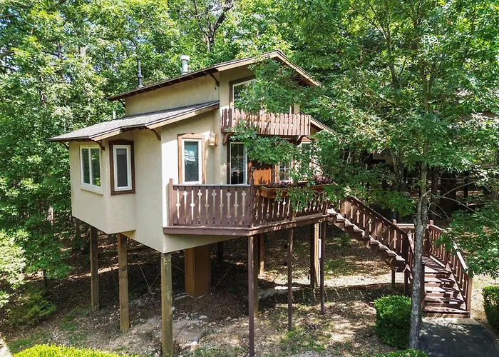 The Grand Treehouse Resort